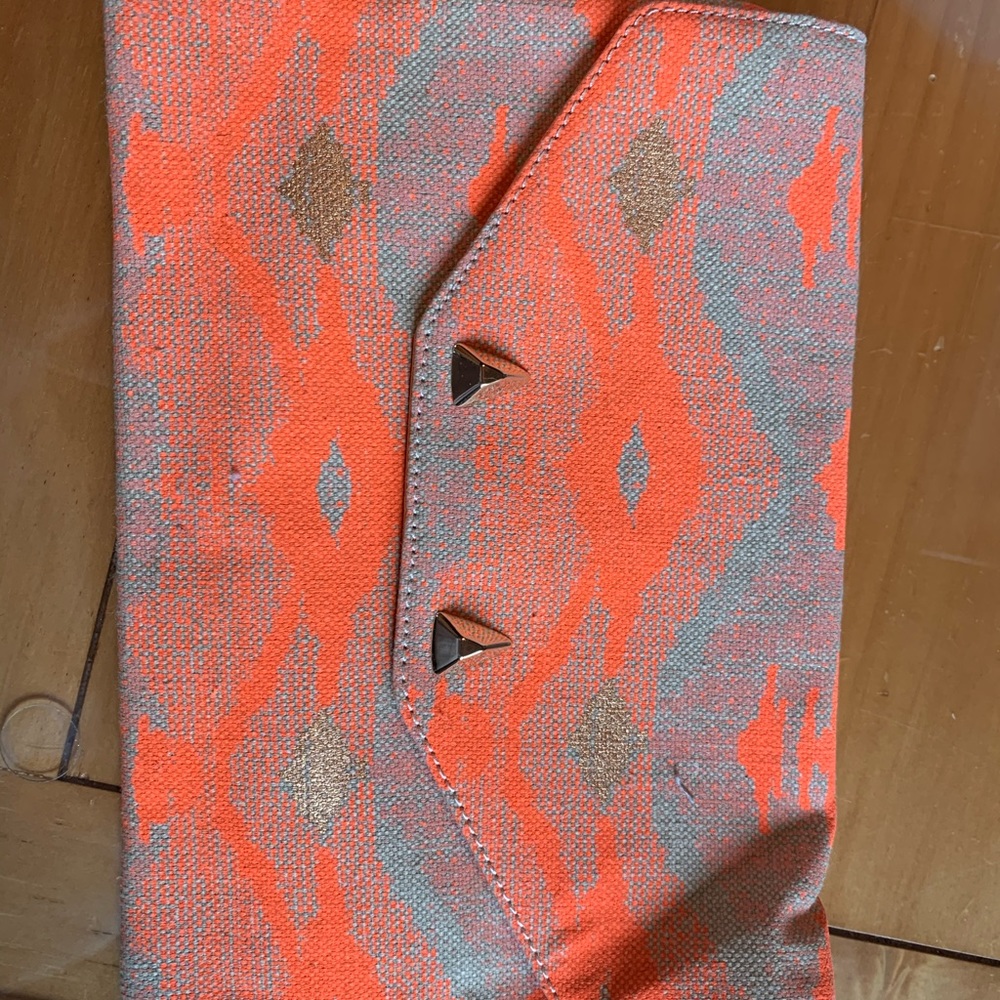 Stella & Dot summertime clutch